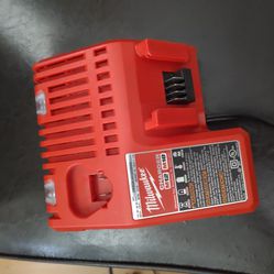 Milwaukee M12 M18 Charger Like New
