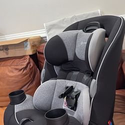 Se Vende Silla De Carro Para Niños NUEVA!!!