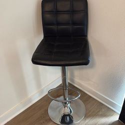 Set Of 2 Black Bar Stools
