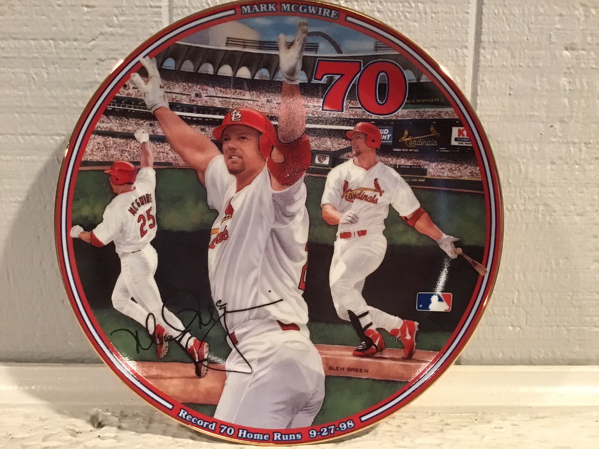 Mark McGwire Collectors Plate Celebrating Record Of 70 Home runs