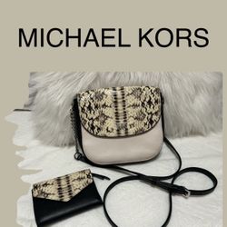 Authentic Michael Kors Leather Crossbody & Wallet Set (Like New) 