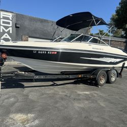 2008 Rinker Captiva 226
