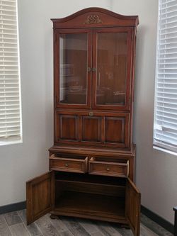 Vitrina antigua antique display cabinet/ hutch