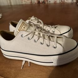Women’s Converse Chuck Taylor All Stars  Sneakers 