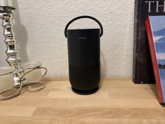 Bose Portable Home Speaker With AirPlay + Cradle - MINT