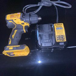 Dewalt drill and charger 20 V no battery