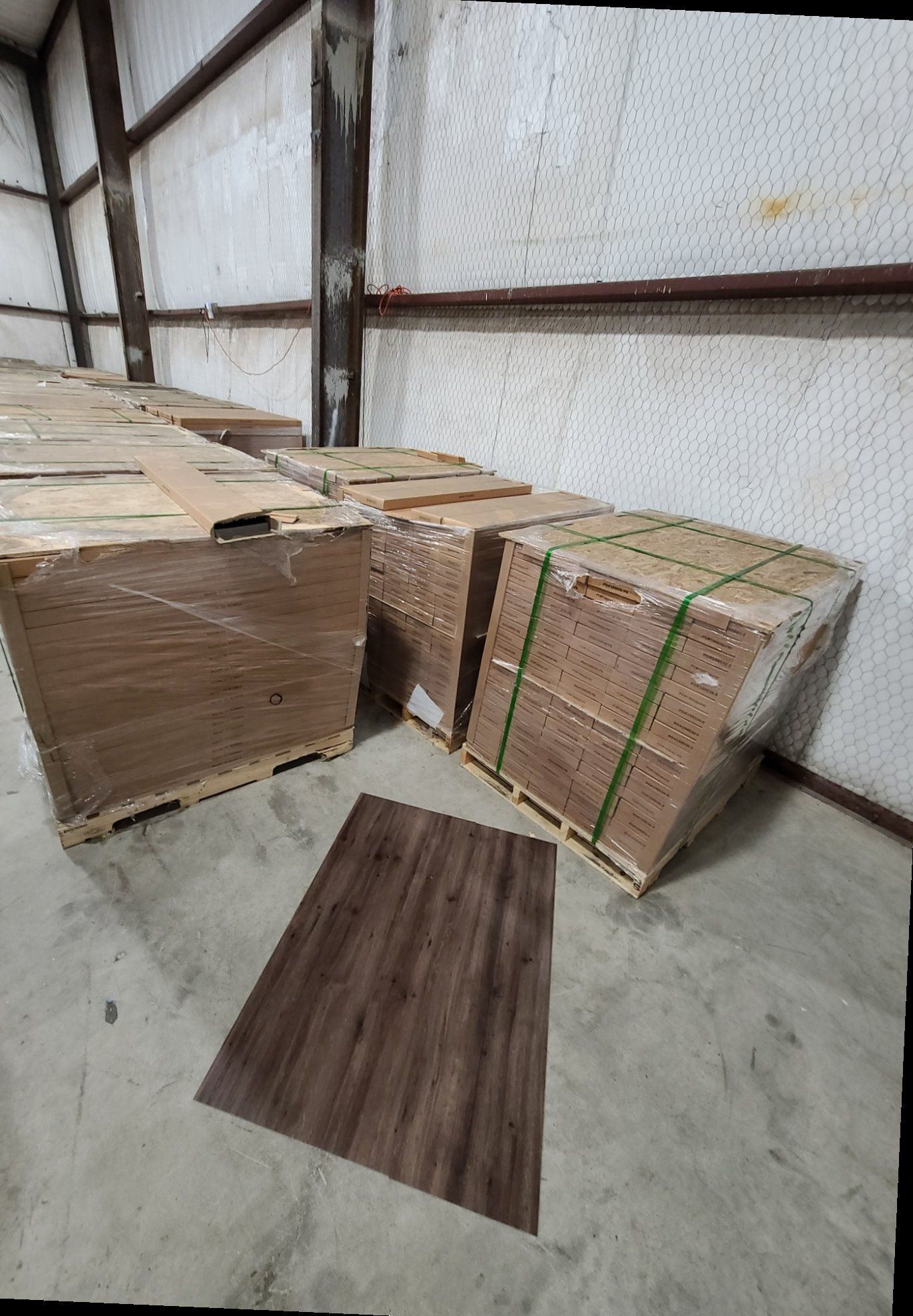 Luxury vinyl flooring!!! Only .67 cents a sq ft!! Liquidation close out! QDDV