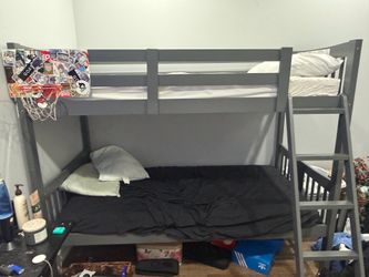 Twin bunk bed with mattress