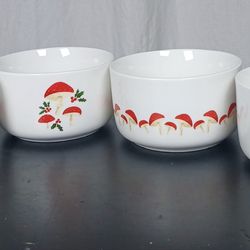 Set of 4 The BAKE SHOP Mushroom and Holly White Ceramic Ramekins Home Baking