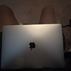Macbook 2020 M1 Chip