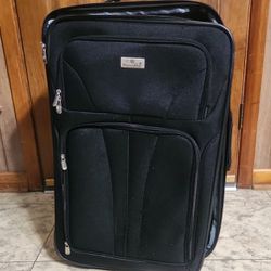 Protégé Suitcase 