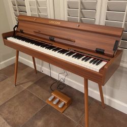 UISCOM Piano 88-Weighted Keys