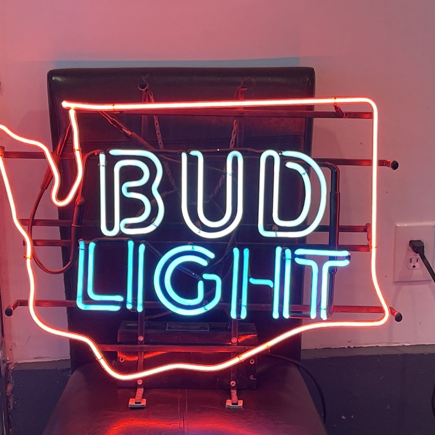 Bud Light Washington State Neon Beer Sign for Sale in Snohomish
