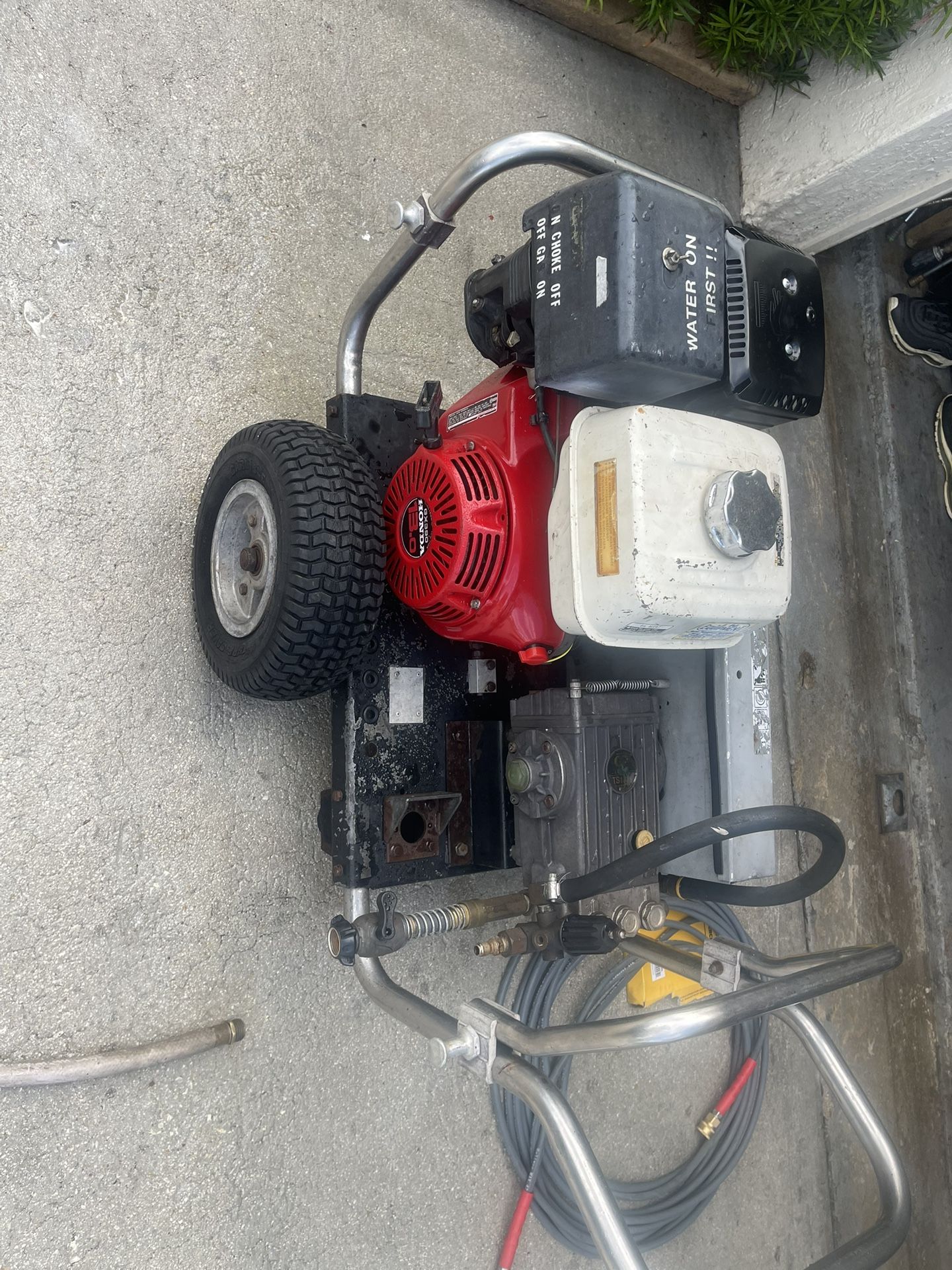 GX390 Pressure Washer Water Shotgun Belt Drive 4200 Psi Very Powerful Machine Ready For The Big Job $785 Cash Obo Wins 