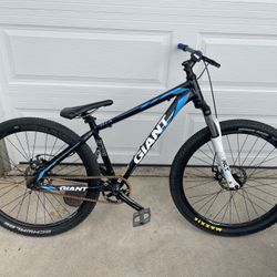 Giant ATX 27.5 Mountain Bike/ Dirt Jumper