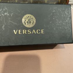 VERSACE
