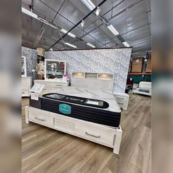 4 Pieces white color platform bedroom set with built in LED Lights