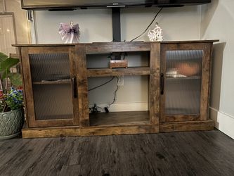 MOVING SALE! Sony Flat Screen TV + Rustic Entertainment Center – $50.00