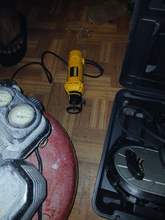 Dewalt Rotory Tool