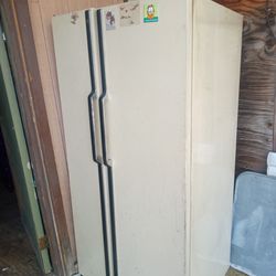 Side By Side Refrigerator/Freezer  Combo