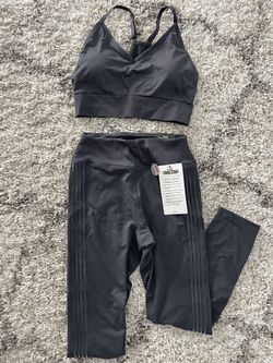 VS Pink Ultimate Legging And Sports Bra