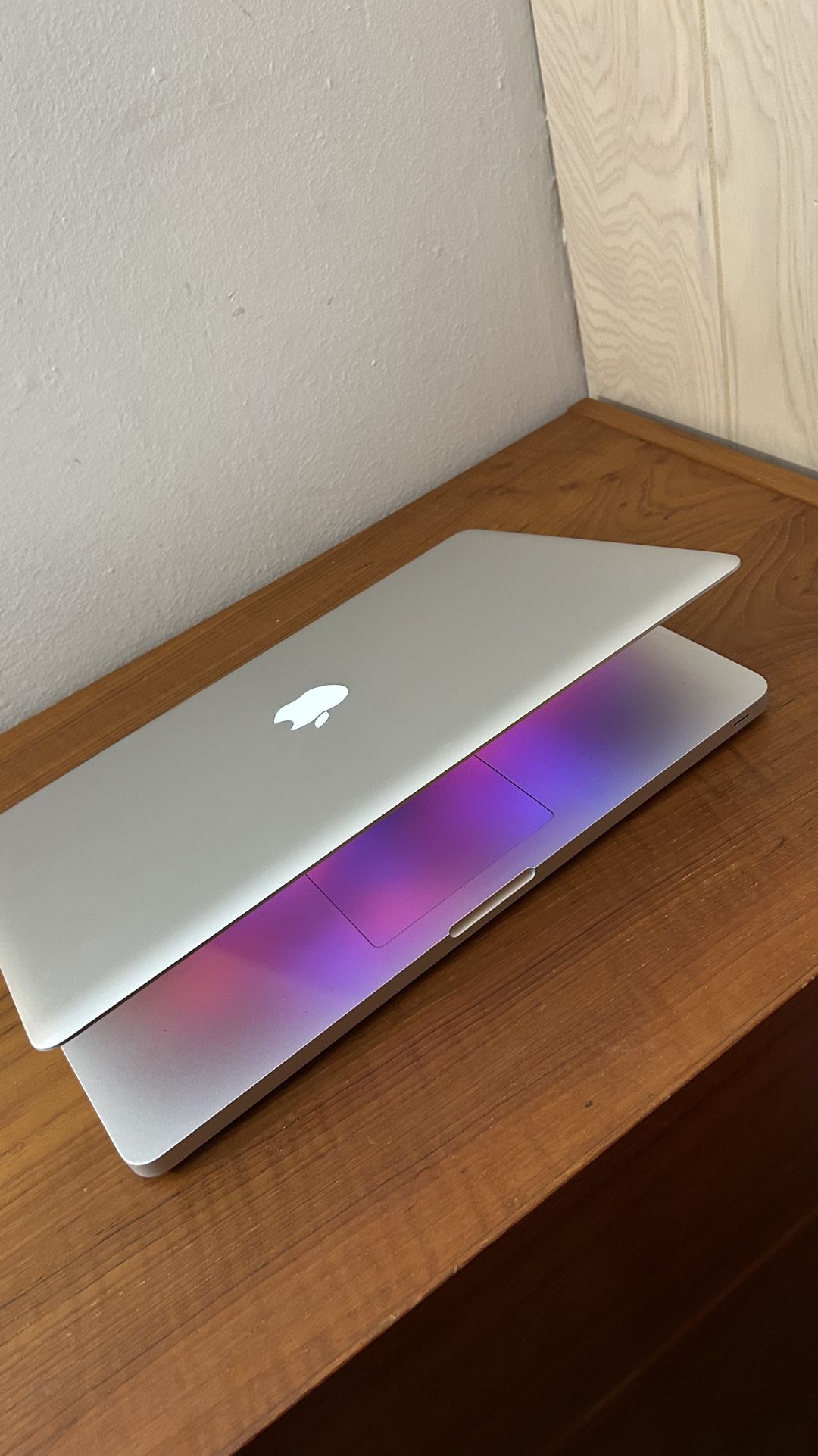 Apple MacBook Pro 15” I7/8GB/256GB SSD $175