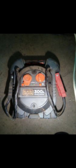 Portable battery jump starter