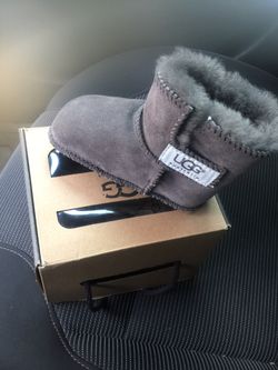 Uggs size 3 brand new