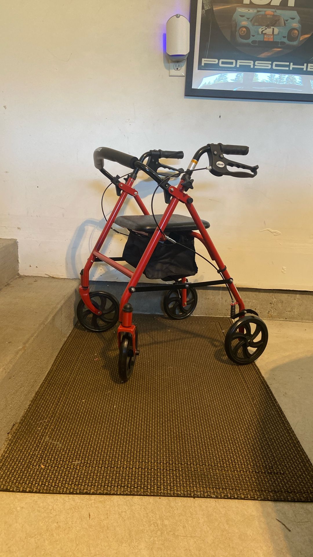 Walker (Adjustable)