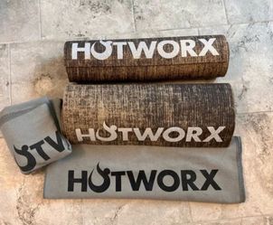 1 Hotworx mat & 1 towel