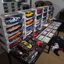 Die cast 1/18 Cars LOT 24