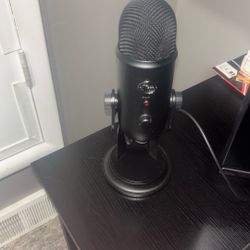 Blue yeti microphone