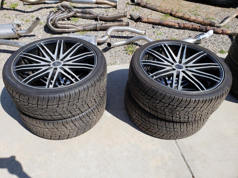 5 lug, 5x114 22" Verde wheels / tires