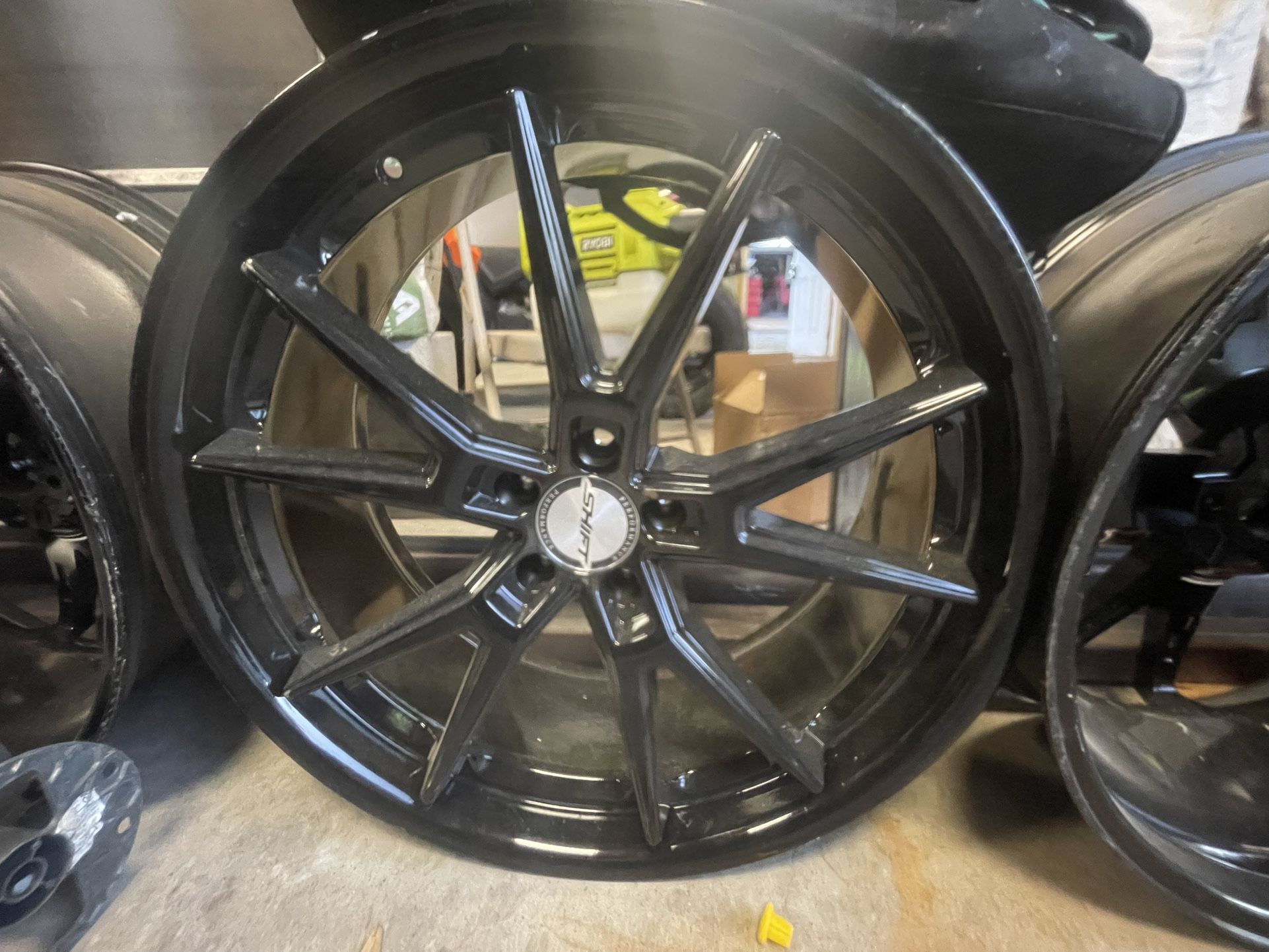 Shift Performance 22”