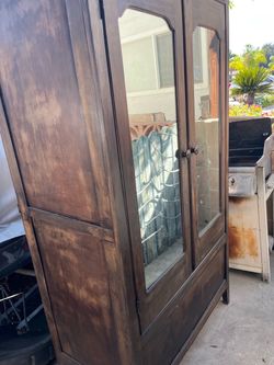 Simple cabinet