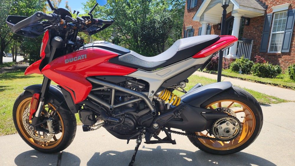 2016 Ducati Hypermotard 939