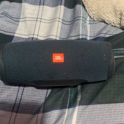 JBL Charge 4