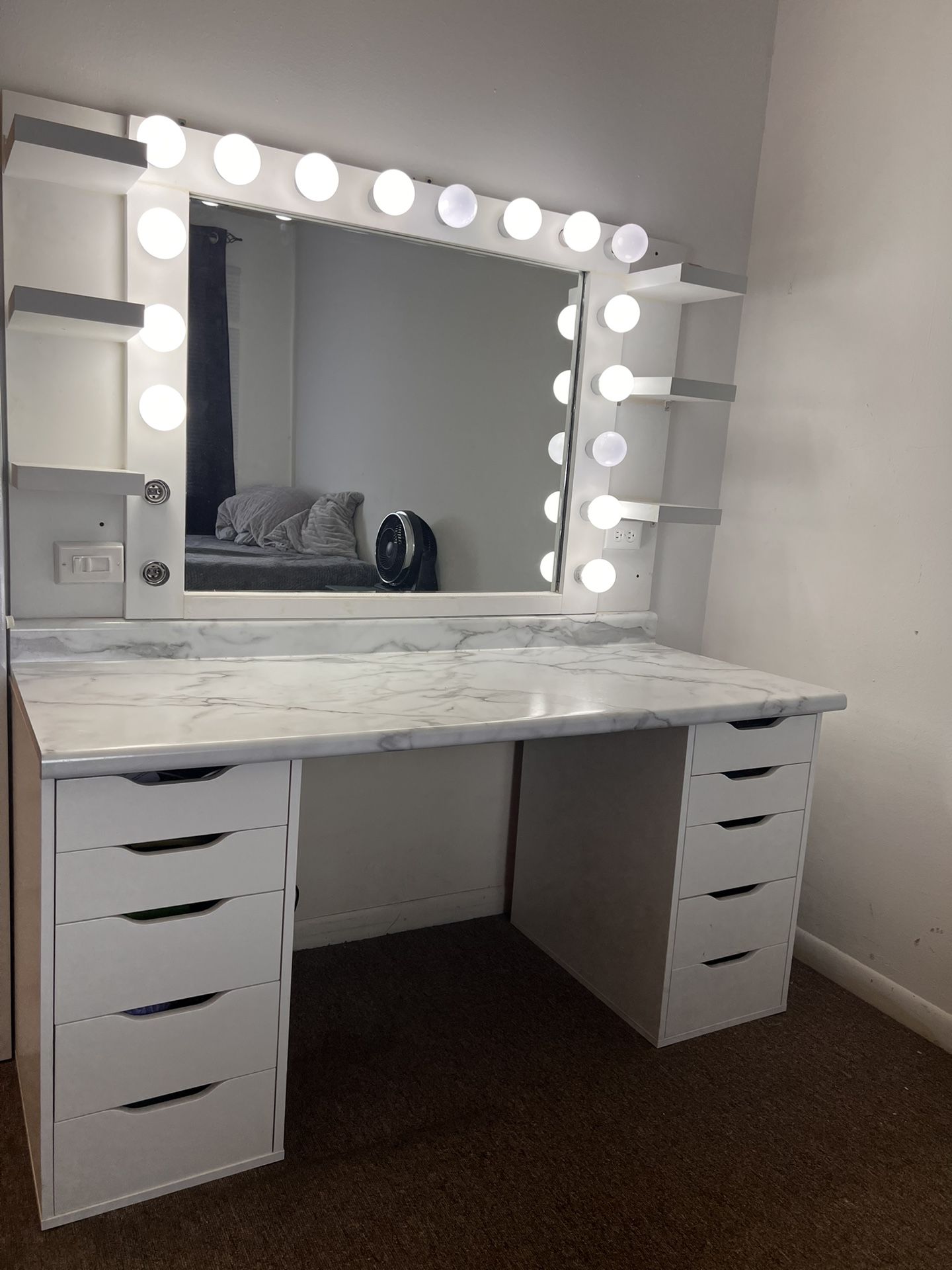 Make Up Vanity
