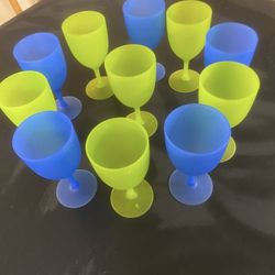 New Indoor/Outdoor Plastic Goblets