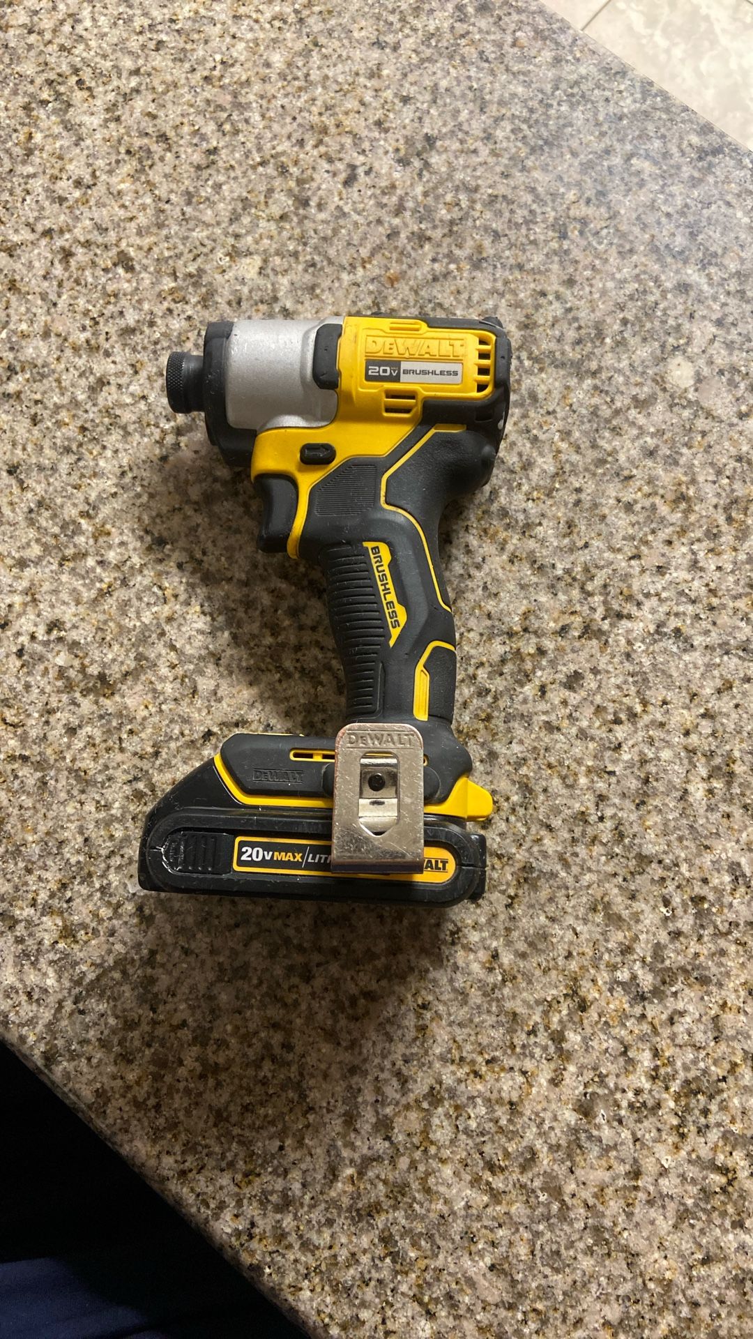 Dewalt   20 Vmax Inpac 
