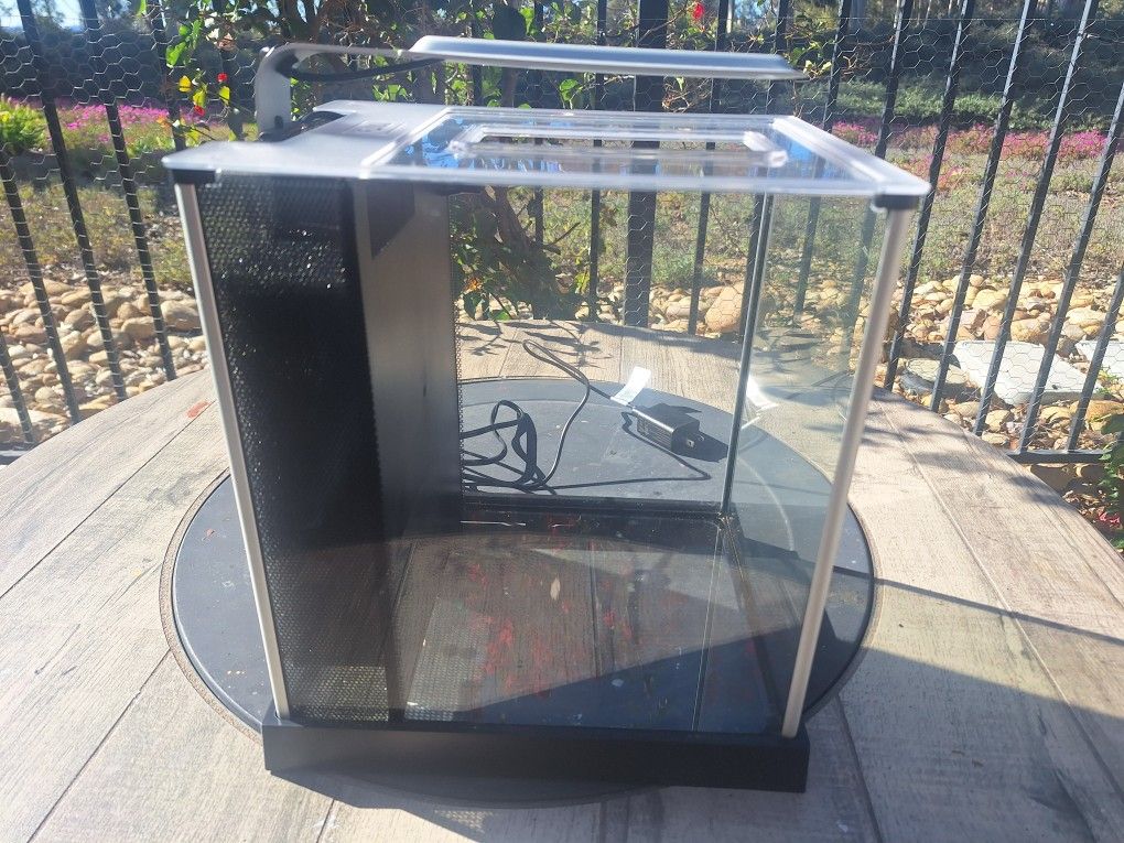 Fluval 2.6 Gallons Multi- Stage Filtration System Aquarium 