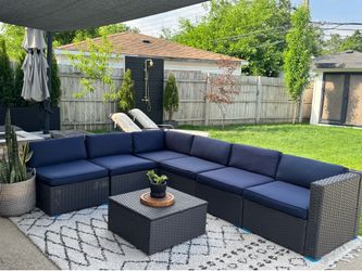 OUTDOOR PATIO SECTIONAL COUCH WITH TABLE