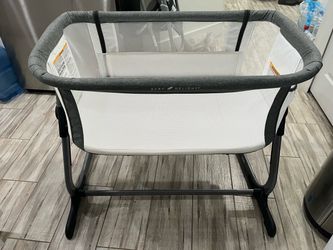 Baby Delight Dreamer Bedside Bassinet