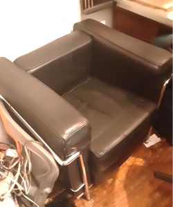 Square boxy black leather armchair Fauteuil - mid century modern Le Corbusier