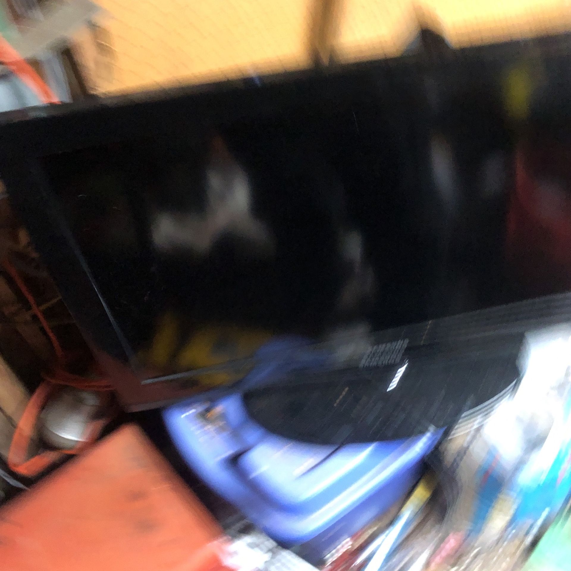 Samsung 32 Inch Flat Screen Tv Works Great