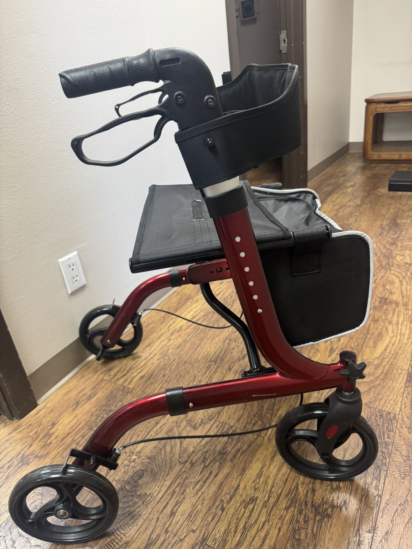 Rollator Walker W Seat