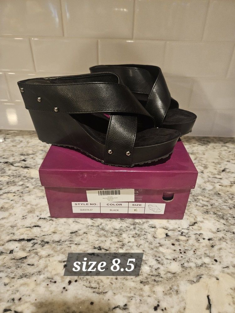 Womens Size 8.5 Wedge Sandal
