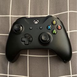 Black Xbox One Controller