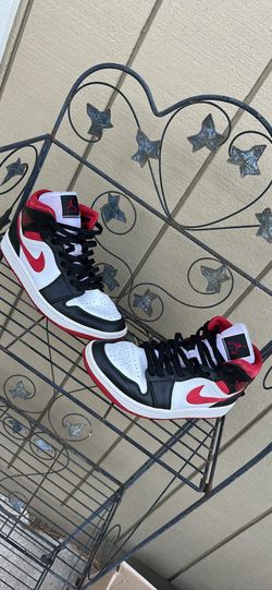 Nike Air Jordan 1 Mid Black,white and Red