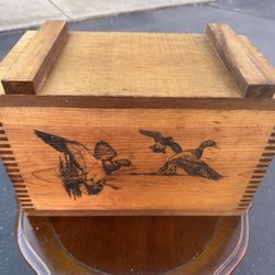 Vintage Trunk - Dovetail